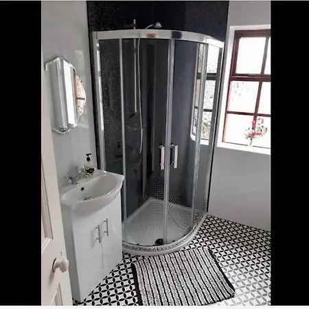Railway Bar Apartment Poyntzpass Экстерьер фото